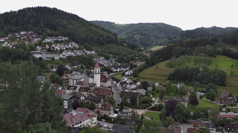Dieses Bild zeigt eine Webcam-Aufnahme von Ottenhöfen, aufgenommen am Donnerstag, den 11.06.2026 um 07:00 Uhr