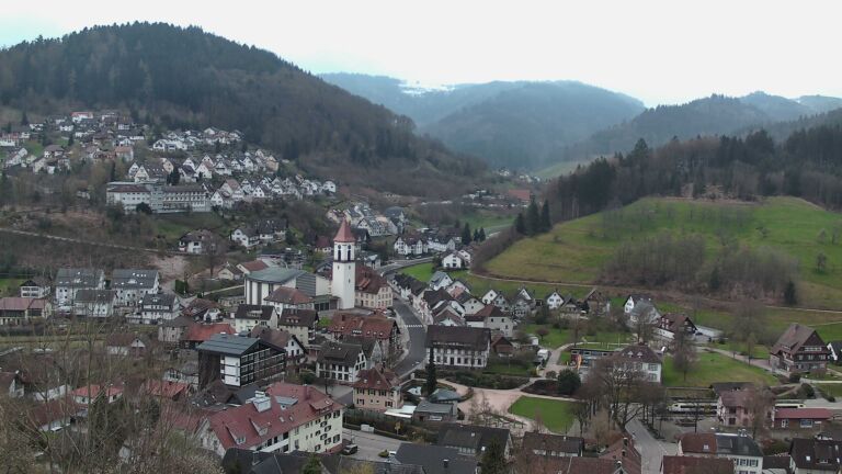 Dieses Bild zeigt eine Webcam-Aufnahme von Ottenhöfen, aufgenommen am Freitag, den 03.04.2026 um 07:10 Uhr