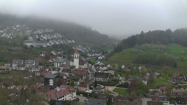 Dieses Bild zeigt eine Webcam-Aufnahme von Ottenhöfen, aufgenommen am Montag, den 13.04.2026 um 14:40 Uhr