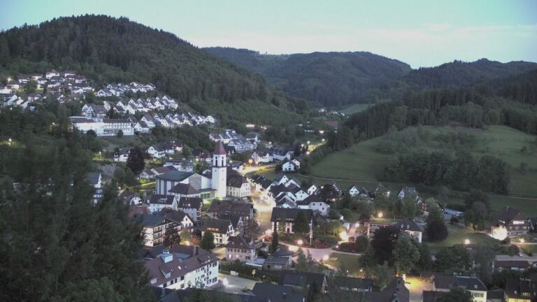 Dieses Bild zeigt eine Webcam-Aufnahme von Ottenhöfen, aufgenommen am Freitag, den 08.05.2026 um 21:30 Uhr