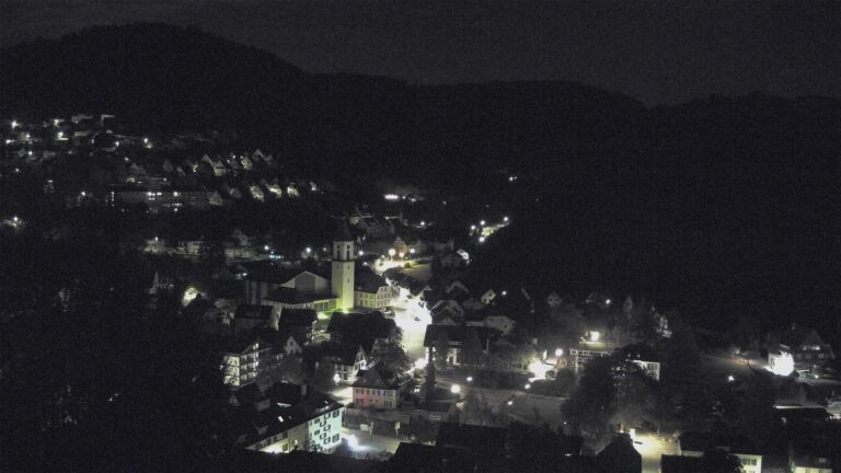 Dieses Bild zeigt eine Webcam-Aufnahme von Ottenhöfen, aufgenommen am Sonntag, den 04.10.2026 um 05:00 Uhr