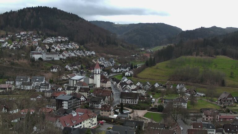 Dieses Bild zeigt eine Webcam-Aufnahme von Ottenhöfen, aufgenommen am Montag, den 16.03.2026 um 14:00 Uhr