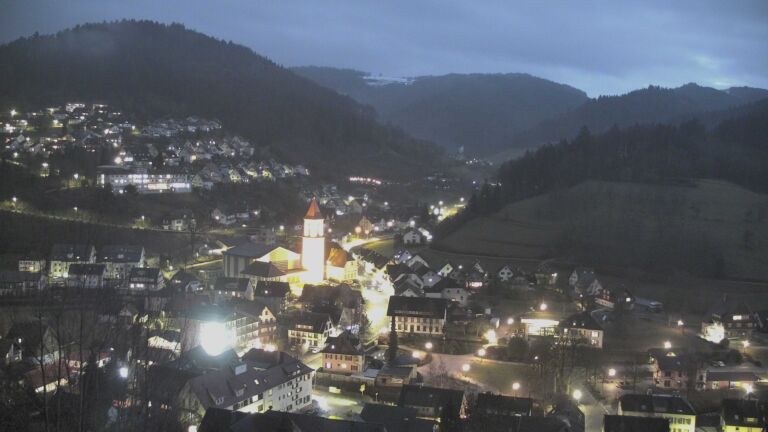 Dieses Bild zeigt eine Webcam-Aufnahme von Ottenhöfen, aufgenommen am Donnerstag, den 29.01.2026 um 18:00 Uhr