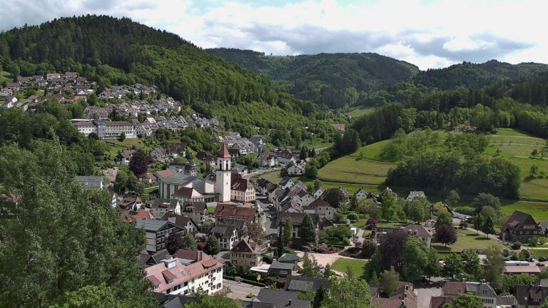 Dieses Bild zeigt eine Webcam-Aufnahme von Ottenhöfen, aufgenommen am Donnerstag, den 21.05.2026 um 15:20 Uhr