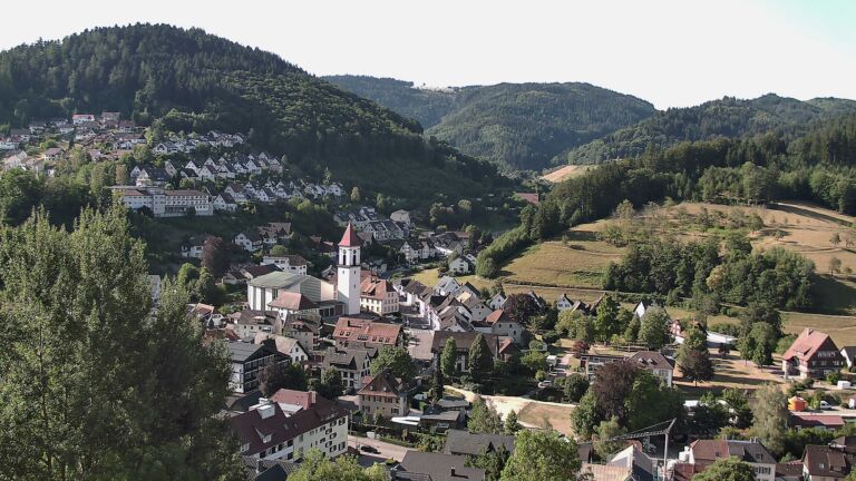 Dieses Bild zeigt eine Webcam-Aufnahme von Ottenhöfen, aufgenommen am Samstag, den 25.07.2026 um 09:00 Uhr