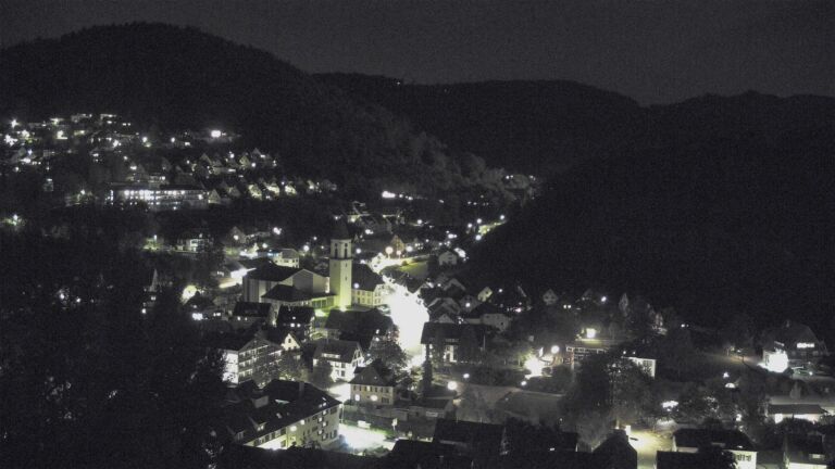 Dieses Bild zeigt eine Webcam-Aufnahme von Ottenhöfen, aufgenommen am Freitag, den 16.10.2026 um 19:50 Uhr