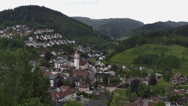 Dieses Bild zeigt eine Webcam-Aufnahme von Ottenhöfen, aufgenommen am Samstag, den 16.05.2026 um 12:50 Uhr