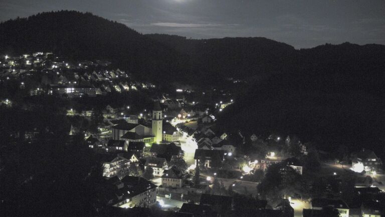 Dieses Bild zeigt eine Webcam-Aufnahme von Ottenhöfen, aufgenommen am Montag, den 24.08.2026 um 21:30 Uhr