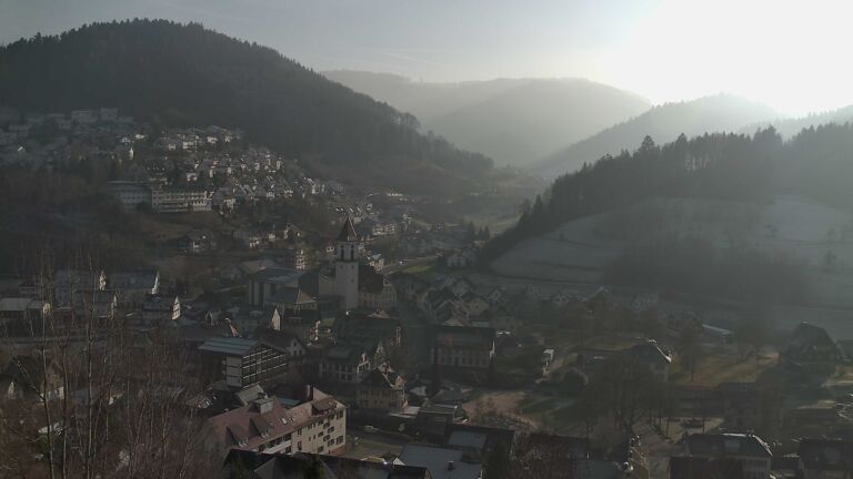 Dieses Bild zeigt eine Webcam-Aufnahme von Ottenhöfen, aufgenommen am Samstag, den 27.12.2025 um 14:00 Uhr