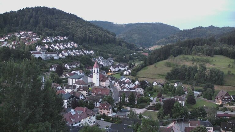 Dieses Bild zeigt eine Webcam-Aufnahme von Ottenhöfen, aufgenommen am Dienstag, den 30.06.2026 um 05:00 Uhr
