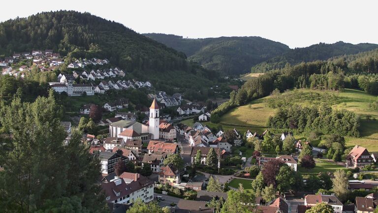 Dieses Bild zeigt eine Webcam-Aufnahme von Ottenhöfen, aufgenommen am Sonntag, den 07.06.2026 um 06:50 Uhr