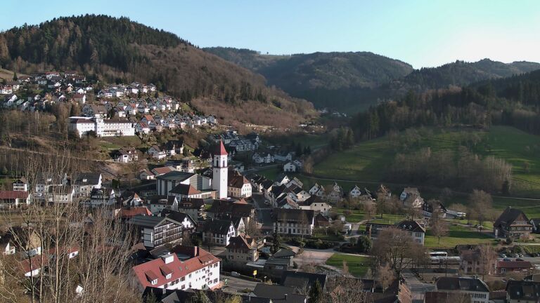 Dieses Bild zeigt eine Webcam-Aufnahme von Ottenhöfen, aufgenommen am Freitag, den 20.03.2026 um 17:20 Uhr