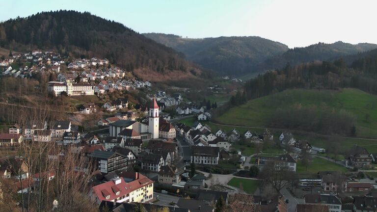 Dieses Bild zeigt eine Webcam-Aufnahme von Ottenhöfen, aufgenommen am Mittwoch, den 18.03.2026 um 17:40 Uhr