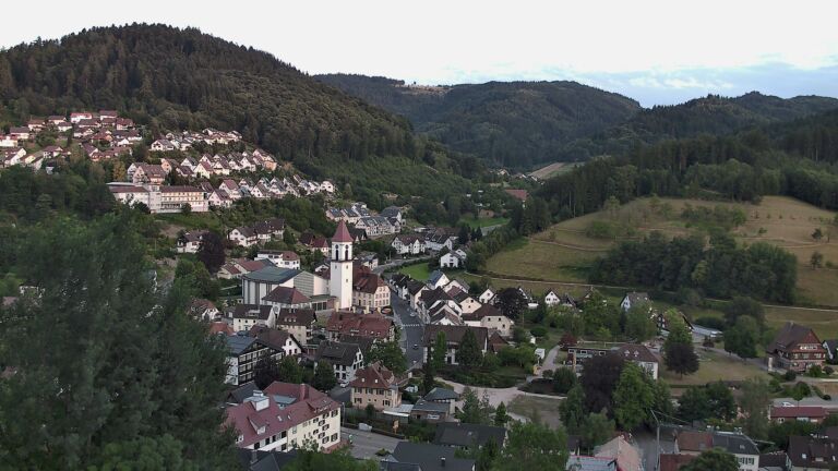 Dieses Bild zeigt eine Webcam-Aufnahme von Ottenhöfen, aufgenommen am Montag, den 13.07.2026 um 21:00 Uhr
