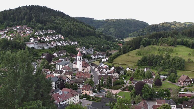 Dieses Bild zeigt eine Webcam-Aufnahme von Ottenhöfen, aufgenommen am Samstag, den 06.06.2026 um 06:10 Uhr