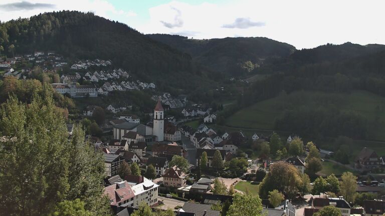 Dieses Bild zeigt eine Webcam-Aufnahme von Ottenhöfen, aufgenommen am Montag, den 12.10.2026 um 13:50 Uhr