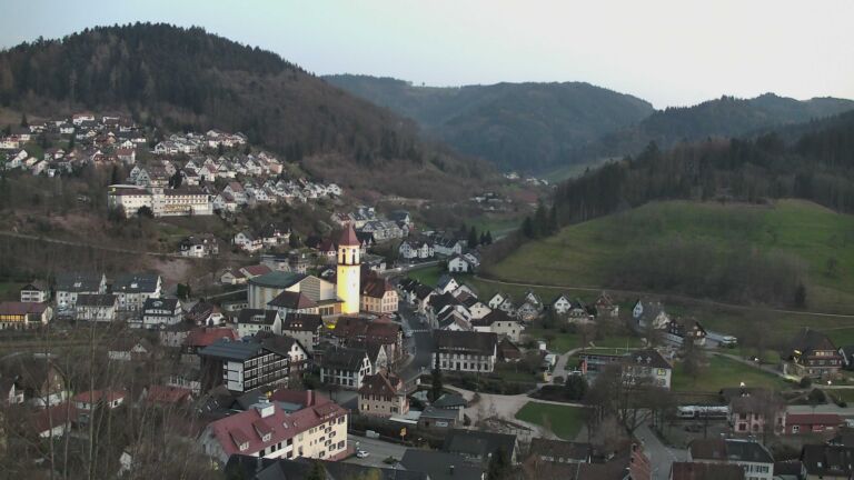 Dieses Bild zeigt eine Webcam-Aufnahme von Ottenhöfen, aufgenommen am Mittwoch, den 18.03.2026 um 18:50 Uhr