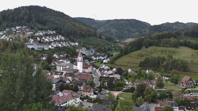Dieses Bild zeigt eine Webcam-Aufnahme von Ottenhöfen, aufgenommen am Montag, den 14.09.2026 um 08:00 Uhr