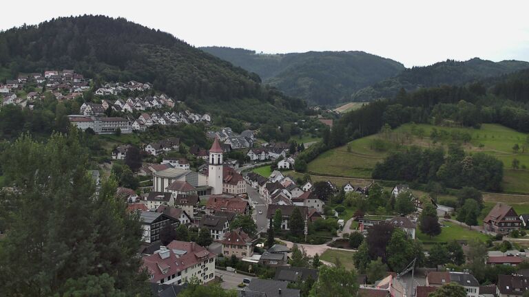Dieses Bild zeigt eine Webcam-Aufnahme von Ottenhöfen, aufgenommen am Dienstag, den 30.06.2026 um 20:20 Uhr