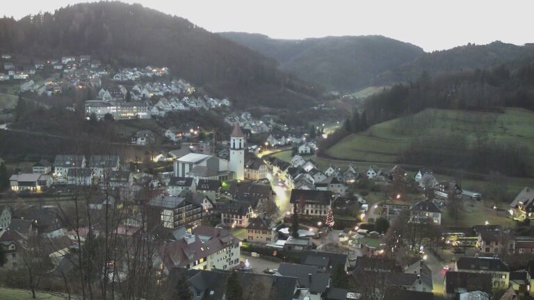 Dieses Bild zeigt eine Webcam-Aufnahme von Ottenhöfen, aufgenommen am Freitag, den 12.12.2025 um 07:40 Uhr