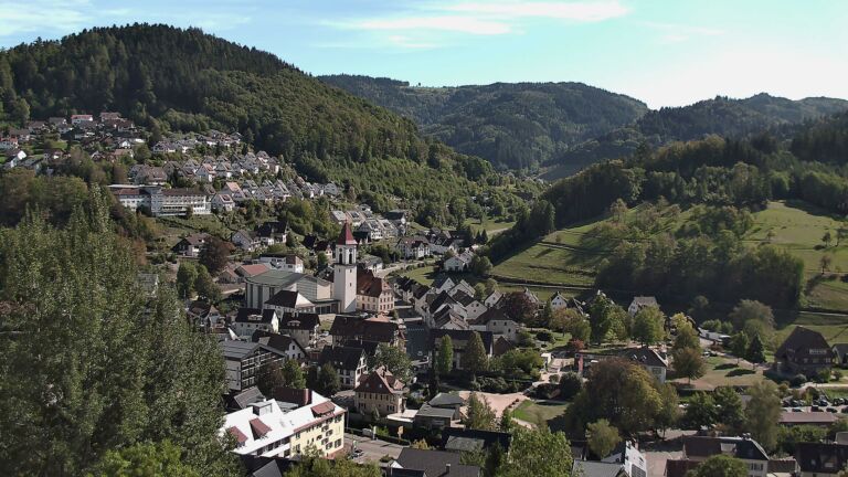 Dieses Bild zeigt eine Webcam-Aufnahme von Ottenhöfen, aufgenommen am Samstag, den 26.09.2026 um 15:10 Uhr