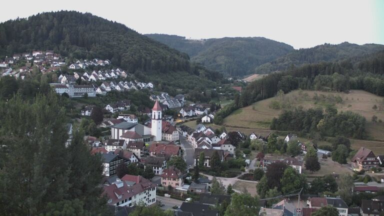 Dieses Bild zeigt eine Webcam-Aufnahme von Ottenhöfen, aufgenommen am Dienstag, den 28.07.2026 um 05:30 Uhr