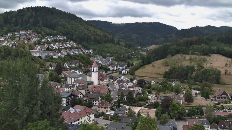 Dieses Bild zeigt eine Webcam-Aufnahme von Ottenhöfen, aufgenommen am Dienstag, den 18.08.2026 um 10:10 Uhr