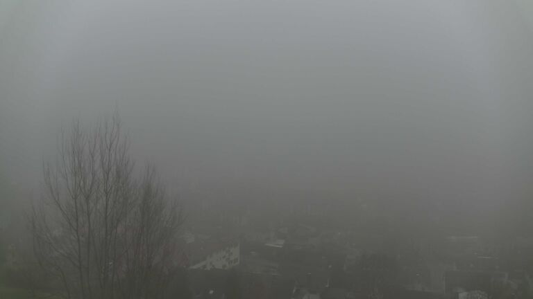 Dieses Bild zeigt eine Webcam-Aufnahme von Ottenhöfen, aufgenommen am Dienstag, den 16.12.2025 um 15:40 Uhr