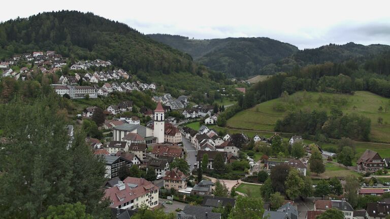 Dieses Bild zeigt eine Webcam-Aufnahme von Ottenhöfen, aufgenommen am Freitag, den 18.09.2026 um 14:40 Uhr