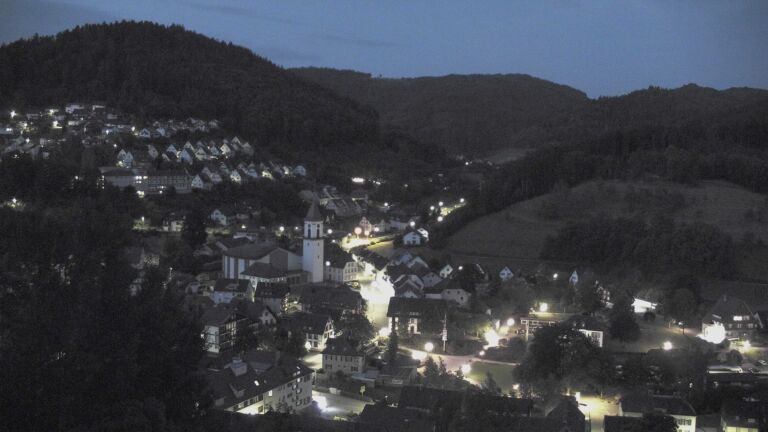 Dieses Bild zeigt eine Webcam-Aufnahme von Ottenhöfen, aufgenommen am Sonntag, den 31.05.2026 um 04:30 Uhr