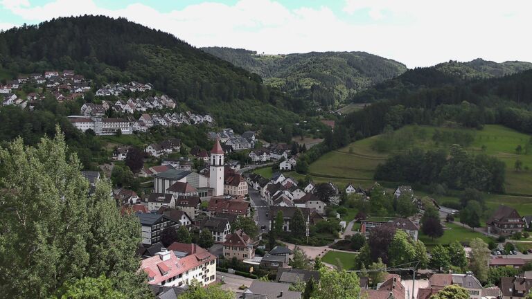 Dieses Bild zeigt eine Webcam-Aufnahme von Ottenhöfen, aufgenommen am Samstag, den 13.06.2026 um 15:20 Uhr