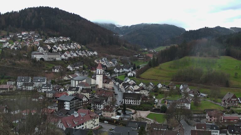 Dieses Bild zeigt eine Webcam-Aufnahme von Ottenhöfen, aufgenommen am Montag, den 30.03.2026 um 19:10 Uhr