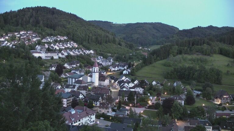 Dieses Bild zeigt eine Webcam-Aufnahme von Ottenhöfen, aufgenommen am Sonntag, den 17.05.2026 um 21:30 Uhr