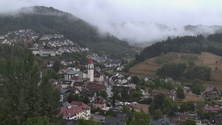Dieses Bild zeigt eine Webcam-Aufnahme von Ottenhöfen, aufgenommen am Freitag, den 21.08.2026 um 19:30 Uhr