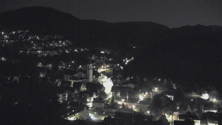 Dieses Bild zeigt eine Webcam-Aufnahme von Ottenhöfen, aufgenommen am Donnerstag, den 25.06.2026 um 00:00 Uhr