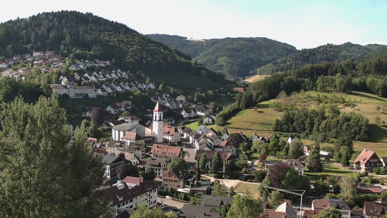 Dieses Bild zeigt eine Webcam-Aufnahme von Ottenhöfen, aufgenommen am Montag, den 06.07.2026 um 08:40 Uhr