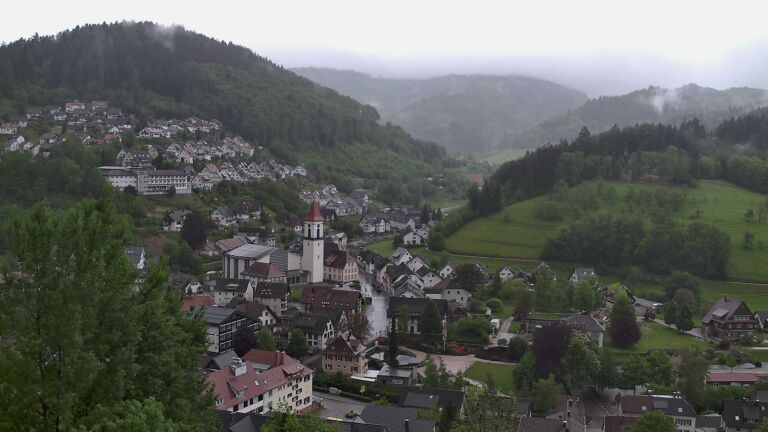Dieses Bild zeigt eine Webcam-Aufnahme von Ottenhöfen, aufgenommen am Mittwoch, den 06.05.2026 um 19:30 Uhr