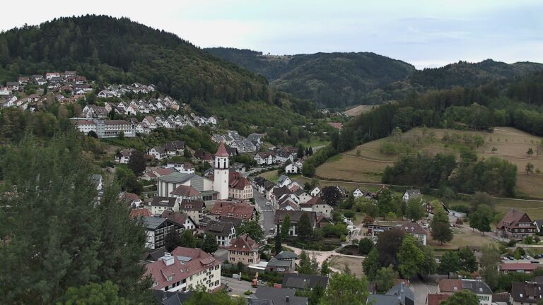 Dieses Bild zeigt eine Webcam-Aufnahme von Ottenhöfen, aufgenommen am Montag, den 24.08.2026 um 15:10 Uhr
