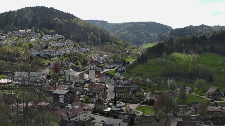 Dieses Bild zeigt eine Webcam-Aufnahme von Ottenhöfen, aufgenommen am Donnerstag, den 16.04.2026 um 12:30 Uhr