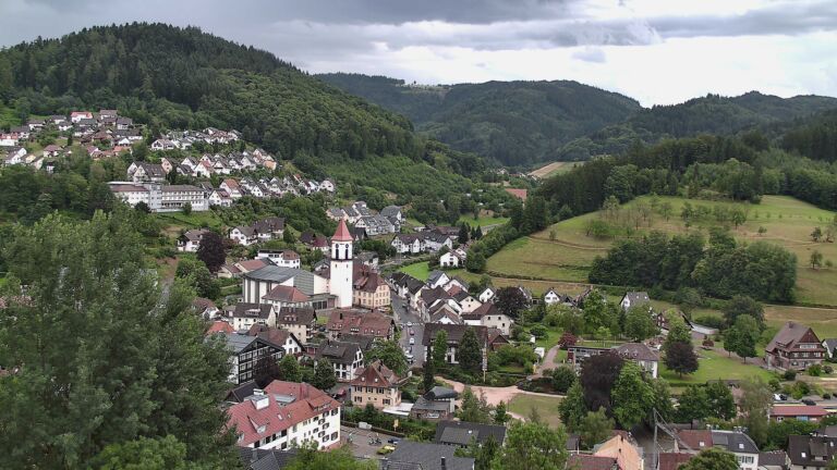 Dieses Bild zeigt eine Webcam-Aufnahme von Ottenhöfen, aufgenommen am Sonntag, den 05.07.2026 um 15:40 Uhr