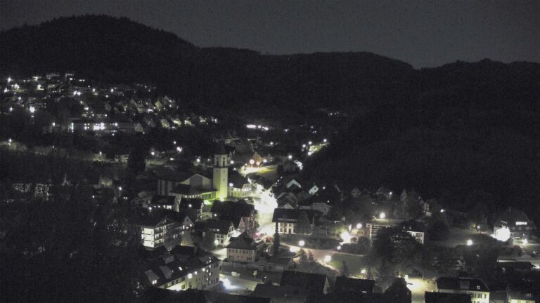 Dieses Bild zeigt eine Webcam-Aufnahme von Ottenhöfen, aufgenommen am Sonntag, den 26.04.2026 um 22:00 Uhr