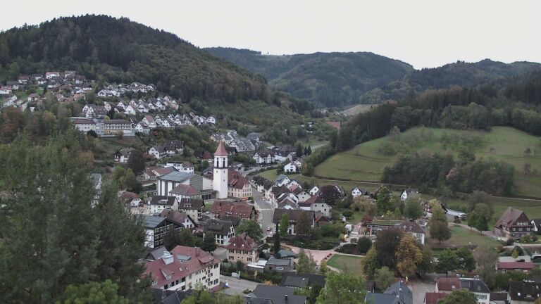 Dieses Bild zeigt eine Webcam-Aufnahme von Ottenhöfen, aufgenommen am Sonntag, den 04.10.2026 um 07:20 Uhr