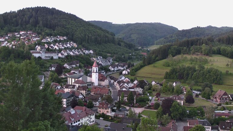 Dieses Bild zeigt eine Webcam-Aufnahme von Ottenhöfen, aufgenommen am Sonntag, den 24.05.2026 um 06:00 Uhr