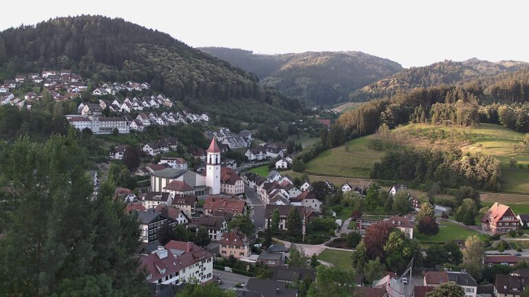 Dieses Bild zeigt eine Webcam-Aufnahme von Ottenhöfen, aufgenommen am Donnerstag, den 25.06.2026 um 06:20 Uhr