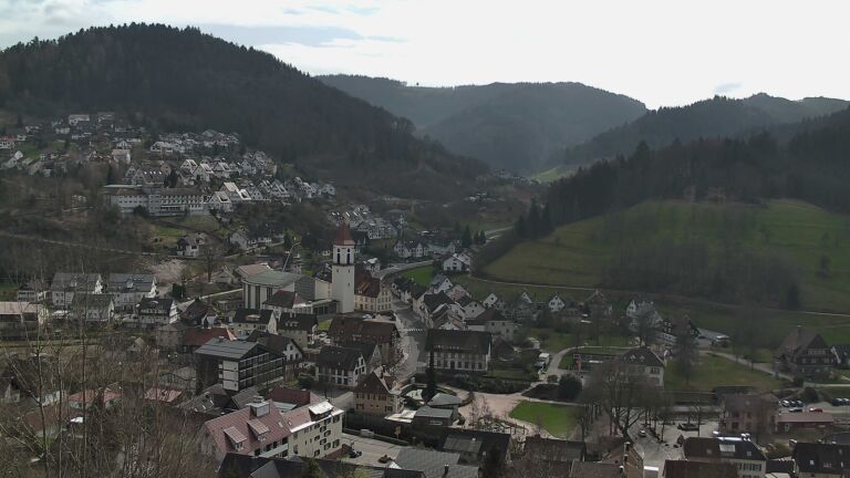 Dieses Bild zeigt eine Webcam-Aufnahme von Ottenhöfen, aufgenommen am Dienstag, den 10.03.2026 um 13:00 Uhr