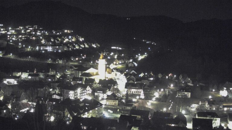 Dieses Bild zeigt eine Webcam-Aufnahme von Ottenhöfen, aufgenommen am Donnerstag, den 18.12.2025 um 20:00 Uhr