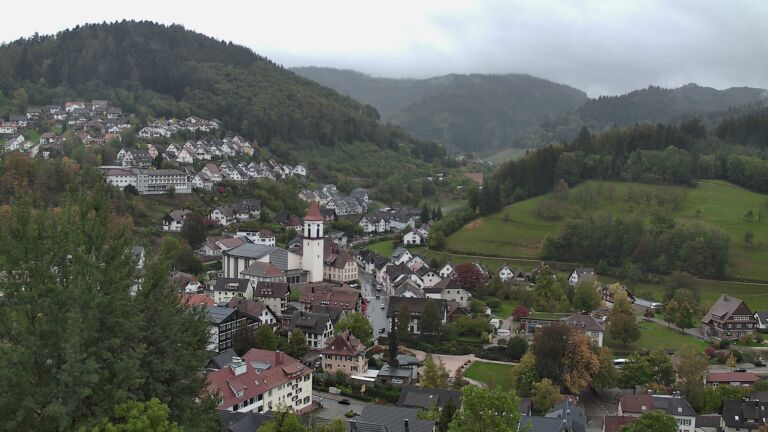 Dieses Bild zeigt eine Webcam-Aufnahme von Ottenhöfen, aufgenommen am Mittwoch, den 21.10.2026 um 17:00 Uhr