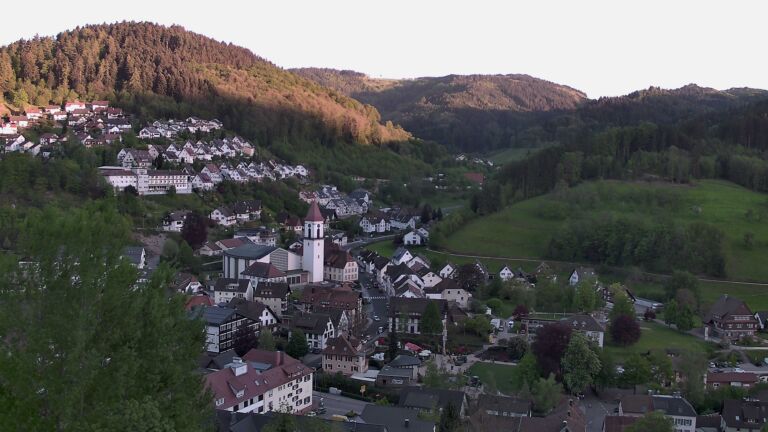 Dieses Bild zeigt eine Webcam-Aufnahme von Ottenhöfen, aufgenommen am Donnerstag, den 30.04.2026 um 20:10 Uhr