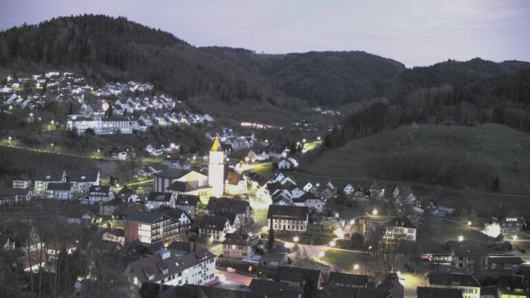 Dieses Bild zeigt eine Webcam-Aufnahme von Ottenhöfen, aufgenommen am Montag, den 06.04.2026 um 20:40 Uhr