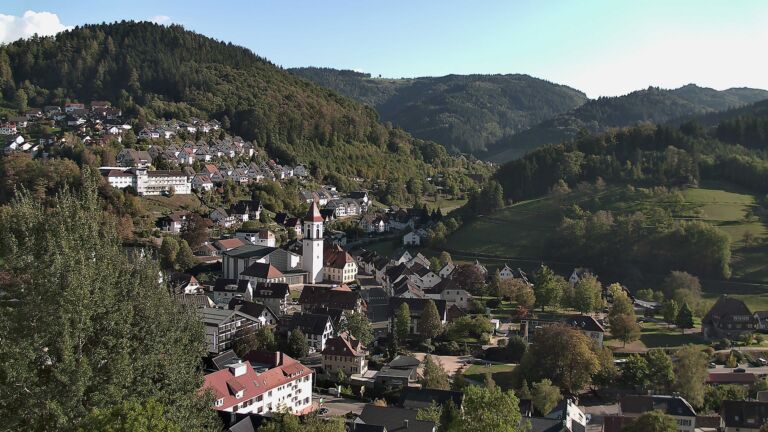 Dieses Bild zeigt eine Webcam-Aufnahme von Ottenhöfen, aufgenommen am Montag, den 05.10.2026 um 16:40 Uhr